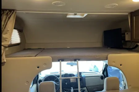 Thor Motor Coach Freedom Elite