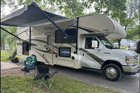 *New Listing* 2016 Thor Freedom Elite 29FE