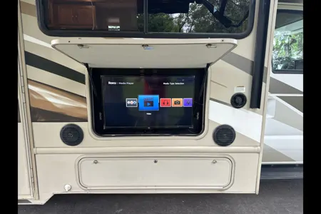 *New Listing* 2016 Thor Freedom Elite 29FE