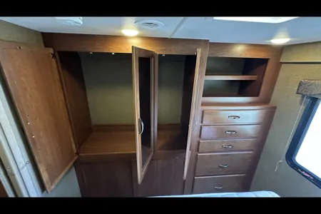 *New Listing* 2016 Thor Freedom Elite 29FE