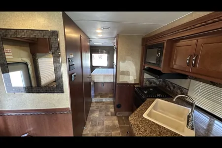 *New Listing* 2016 Thor Freedom Elite 29FE