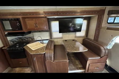 *New Listing* 2016 Thor Freedom Elite 29FE