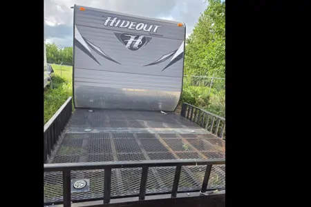 Keystone Hideout Toy hauler