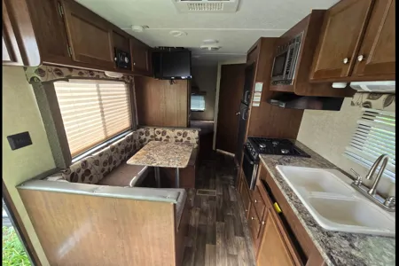 Keystone Hideout Toy hauler