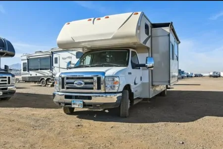 2020 Minnie Winnie 31K: Spacious w/ Flex Miles