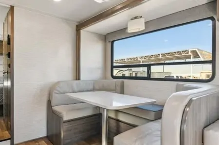 2020 Minnie Winnie 31K: Spacious w/ Flex Miles