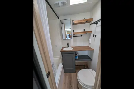 Brager's Coachmen Freedom express Travel Trailer