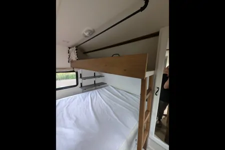 Brager's Coachmen Freedom express Travel Trailer