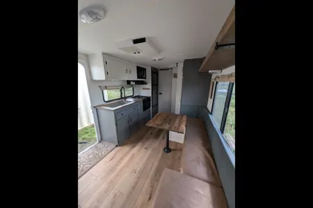Brager's Coachmen Freedom express Travel Trailer