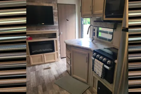 Justin's Coachmen 293qbck Travel Trailer