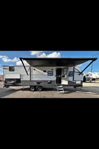 Jaydee's Prime Time 27 dbs Travel Trailer