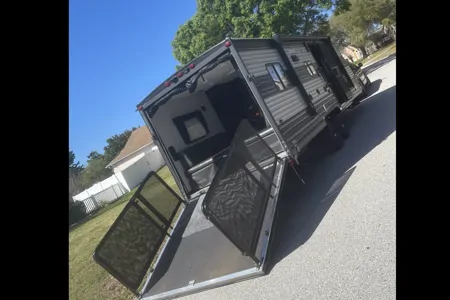 Wheelchair accesible Forest River 22 RR Toyhauler