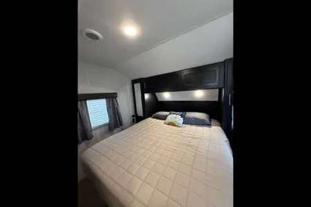 Wheelchair accesible Forest River 22 RR Toyhauler LS28