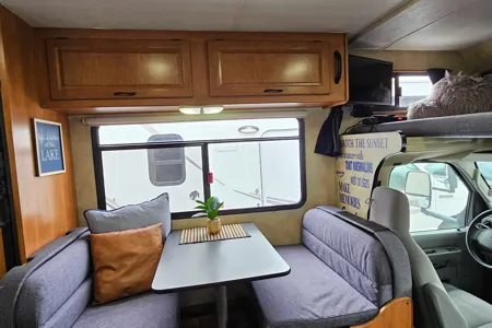 Thor Majestic 23a Class C - Moab - Unlimited Miles