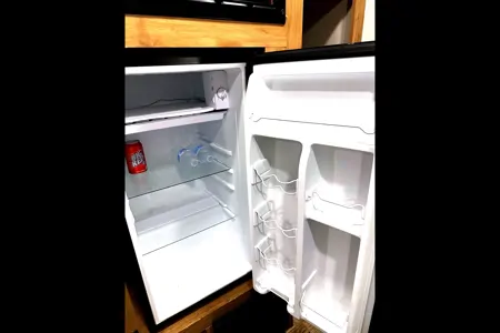 2024 THE WOLF DEN !!!! Great for easy moving!