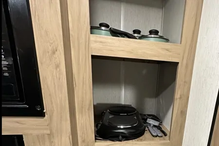 2024 THE WOLF DEN !!!! Great for easy moving!