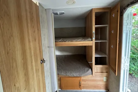 Dutchmen Aerolite 21QS Travel Trailer