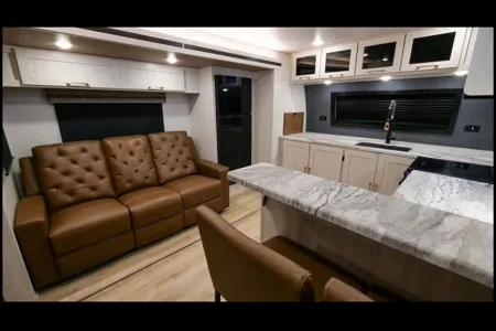 2024 Forest River Grand Surveyor 268FKBS