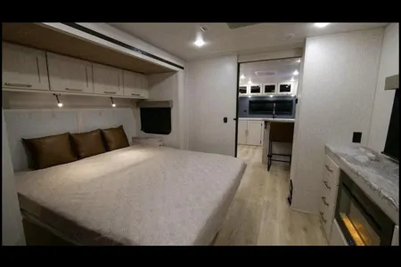 2024 Forest River Grand Surveyor 268FKBS