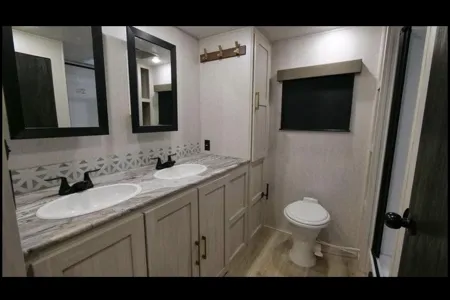 2024 Forest River Grand Surveyor 268FKBS