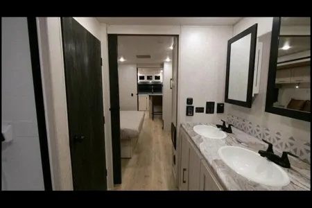 2024 Forest River Grand Surveyor 268FKBS