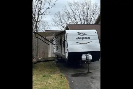 Great Lakes Glampers Jayco 294QBHS Travel Trailer