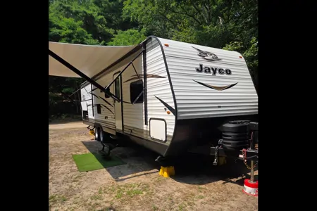 Great Lakes Glampers Jayco 294QBHS Travel Trailer