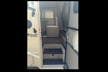 Thor Motor Coach Axis Class A 25.4