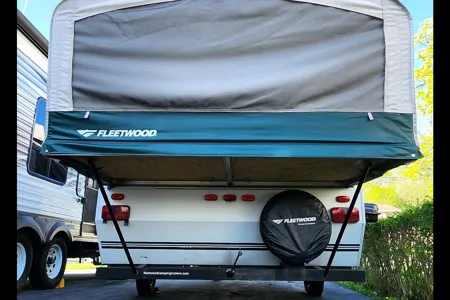 Fleetwood Pop-UpTrailer_TIME to RELAX!