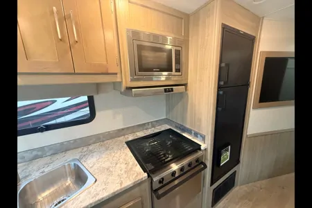 35 - 2020 Coachmen Pursuit