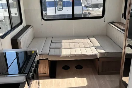 Brand new 20RDSE Travel Trailer for rent