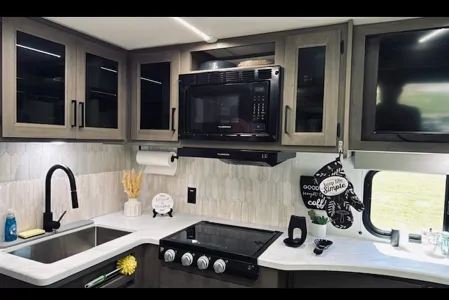 BRAND NEW JUST FOR YOU! 2025 Grand Design Transcend Sleeps 8