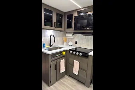 BRAND NEW JUST FOR YOU! 2025 Grand Design Transcend Sleeps 8