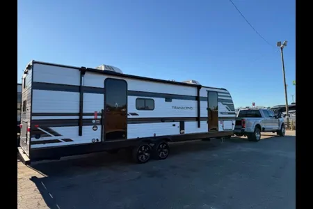 BRAND NEW JUST FOR YOU! 2025 Grand Design Transcend Sleeps 8