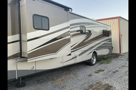 Coachmen Encounter Class A ready for a trip