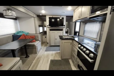 Tracer Retreat: 8 person travel trailer