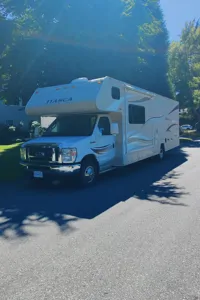 xin's 2014 Winnebago Itasca Spirit Class C