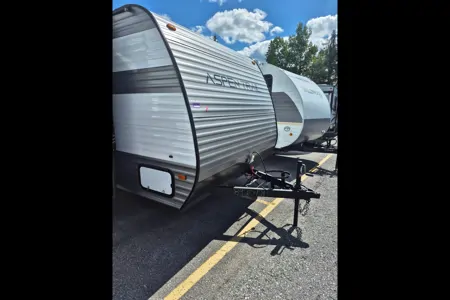 Vanessa's family friendly Aspen trail 2025 Travel Trailer