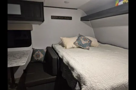 Vanessa's family friendly Aspen trail 2025 Travel Trailer