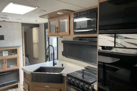 CL 17 CHEROKEE GREY WOLF Travel Trailer