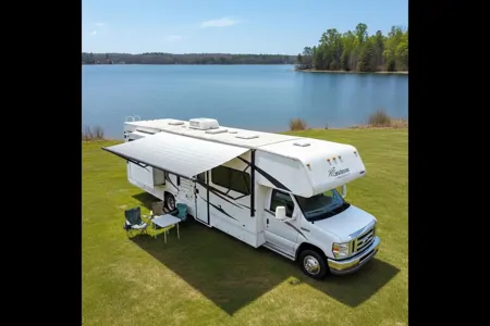 Fireside RV's Coachmen Freelander 32BH Class C Bunkhouse - LMI2133