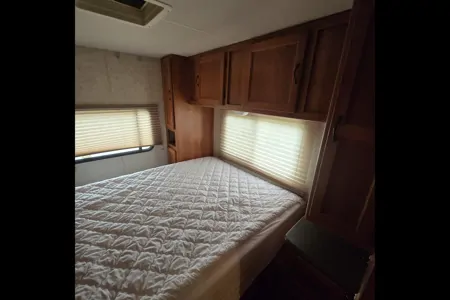 Fireside RV's Coachmen Freelander 32BH Class C Bunkhouse - LMI2133