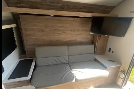 Sunny & Harvey’s 2024 Grand River 22mb Travel Trailer
