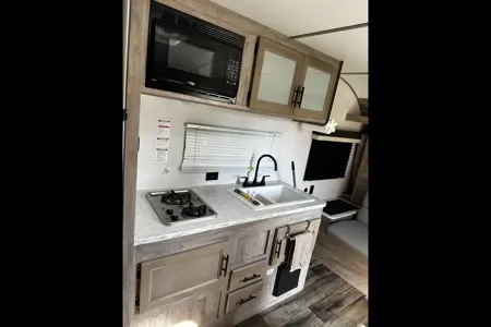 Sunny & Harvey’s 2024 Grand River 22mb Travel Trailer