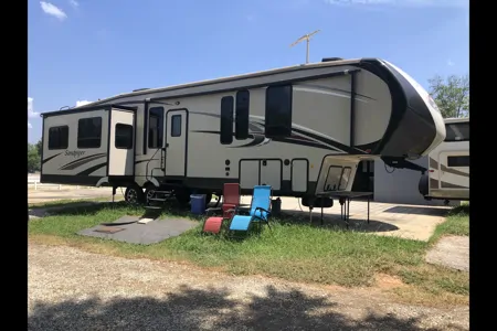 Mike's Forest River 371rebh sandpiper Fifth Wheel