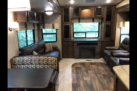 Mike's Forest River 371rebh sandpiper Fifth Wheel