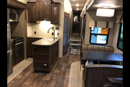 Mike's Forest River 371rebh sandpiper Fifth Wheel