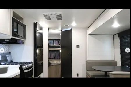 Irma's Highland Ridge RV 26BHS Travel Trailer