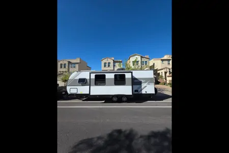 Irma's Highland Ridge RV 26BHS Travel Trailer W/Solar