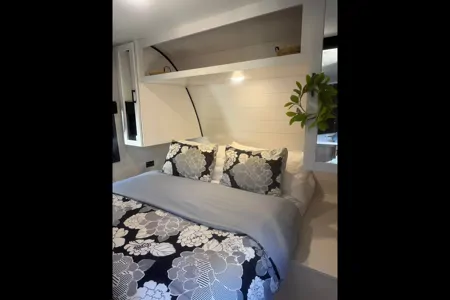 Irma's Highland Ridge RV 26BHS Travel Trailer W/Solar